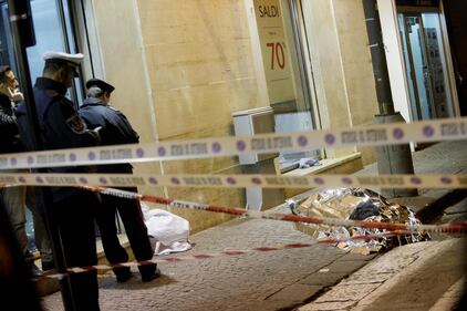 Rapina nel Napoletano, gioielliere uccide uno dei malviventi 3