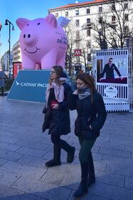 Nuovo anno cinese, in largo la Foppa spunta il maiale gonfiabile 2