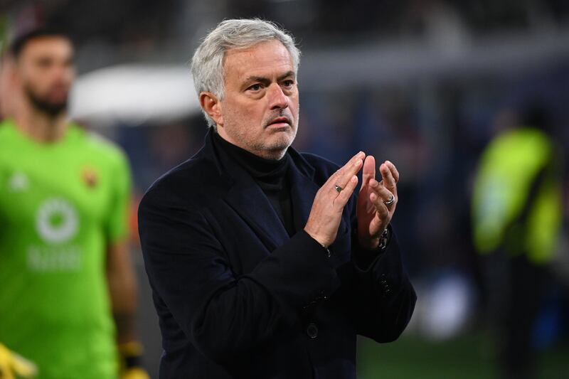 Mourinho pronto per una nuova avventura: pronto ad allenare il Fenerbahce