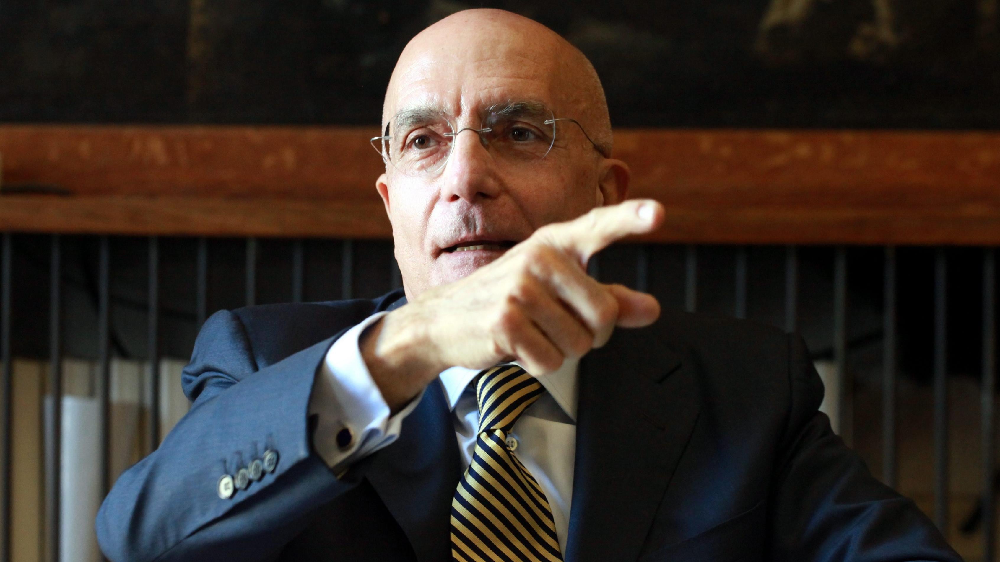 Regione, vertice del Pdl ad Arcore Formigoni tentato dal Parlamento