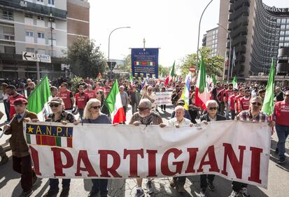 Il corteo Anpi a Roma, per le celebrazioni della festa della Liberazione 6