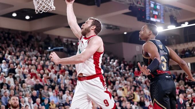 Eurolega, l'Olimpia Milano domina il Monaco e torna in gioco per i playoff
