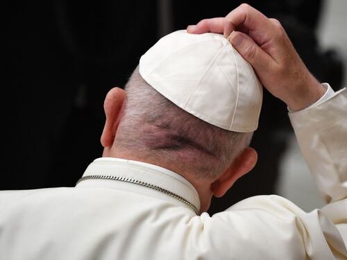 Se le svolte del Papa sugli abusi sono "finte aperture"