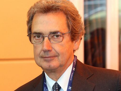 Telecom, la crisi dimezza la cedola