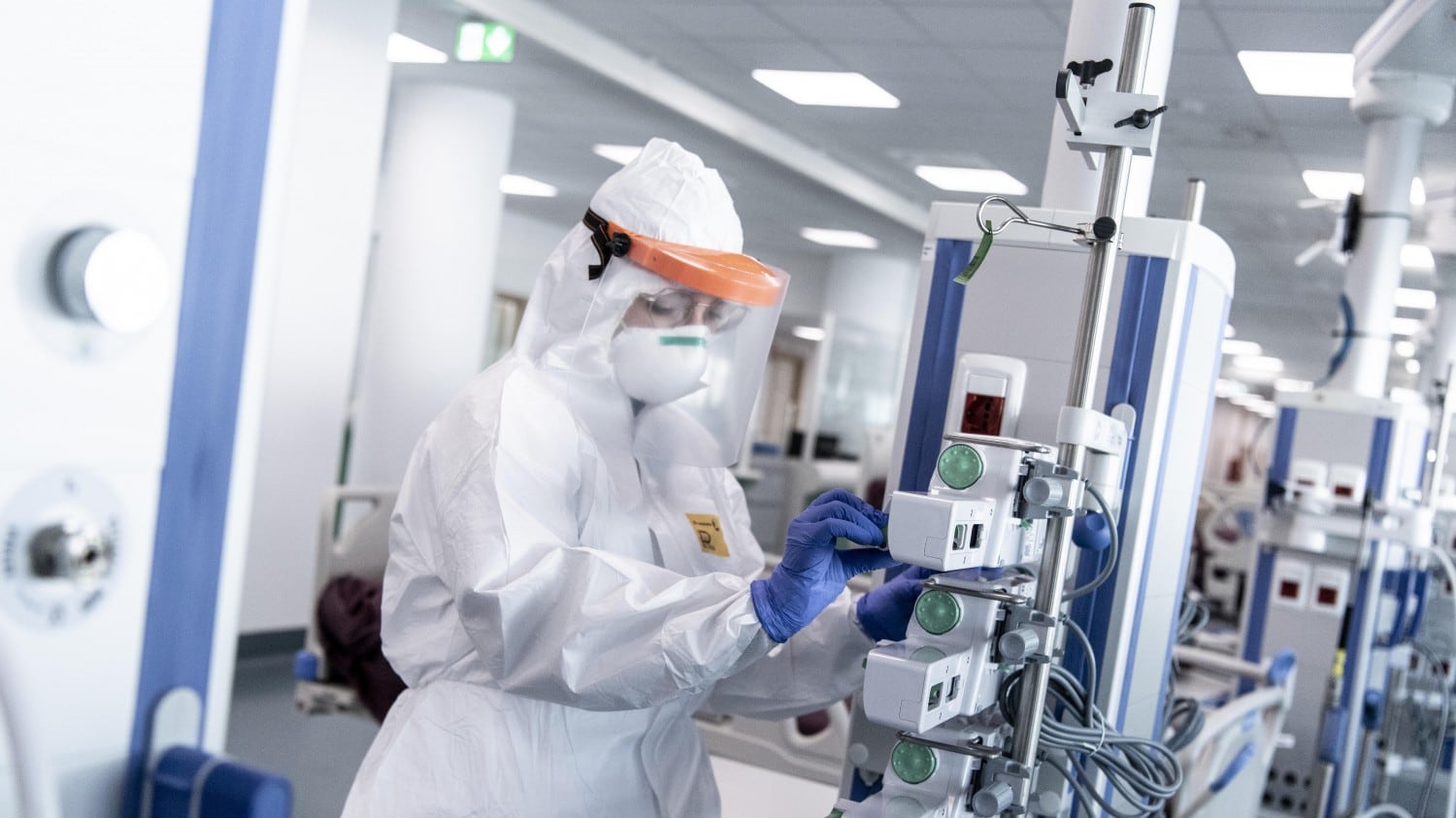 Coronavirus, meno di 7mila ricoverati. 111 vittime in un giorno