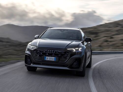 Audi Q8, il piacere di guidare: primo contatto col maxi SUV