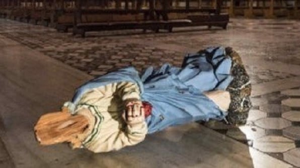 Entra in 4 chiese e le devasta: arrestato ghanese