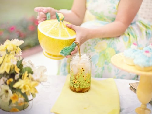 I falsi miti dell’acqua e limone ogni mattina