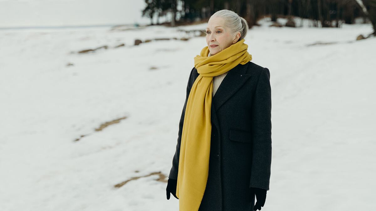 Cappotti per l’inverno: che stile scegliere a 60 anni