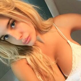 Charlotte Caniggia, lato B da urlo nella spa 17