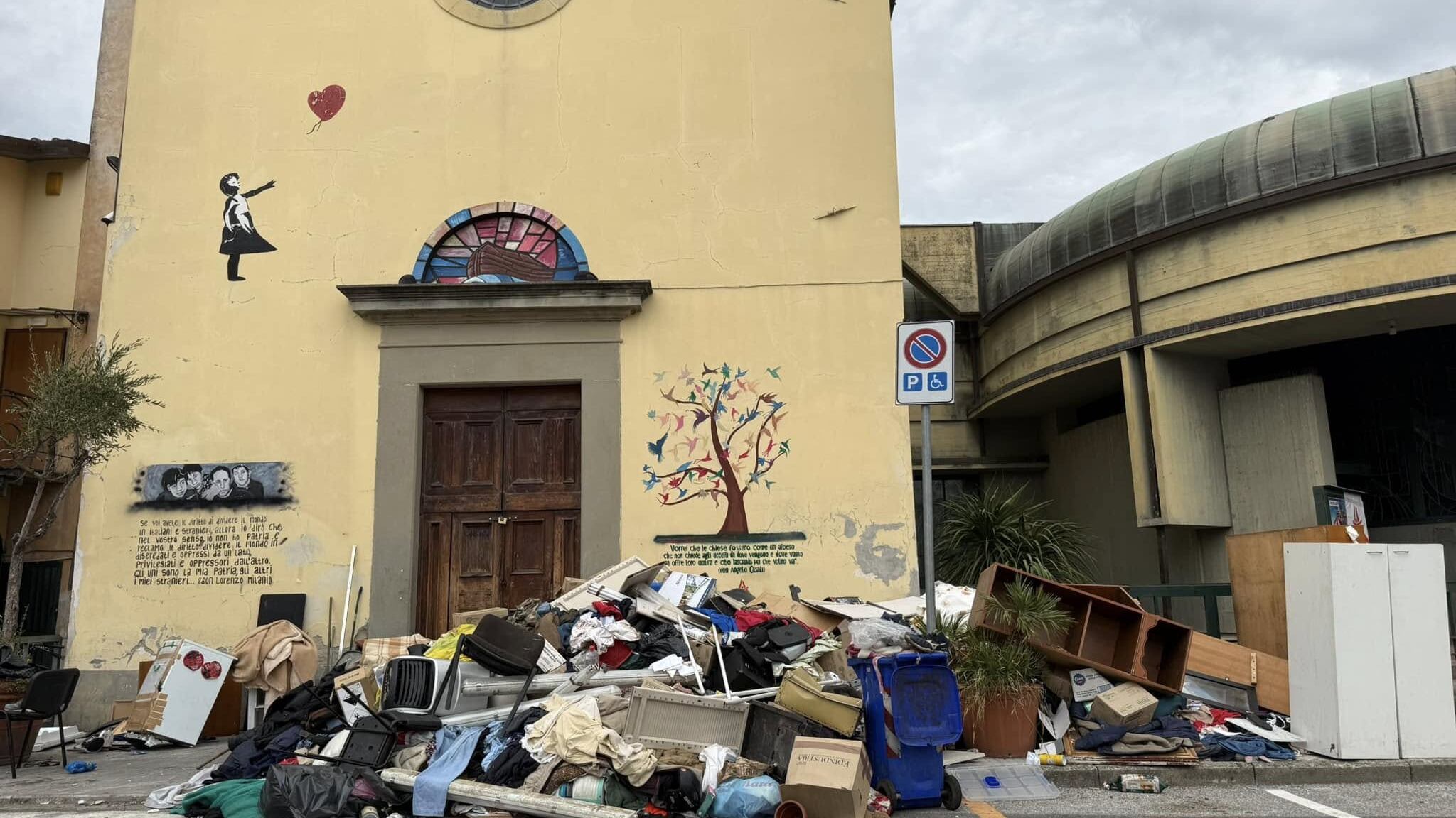 Vicofaro, fine dell'accoglienza: il Tar boccia il ricorso di don Biancalani