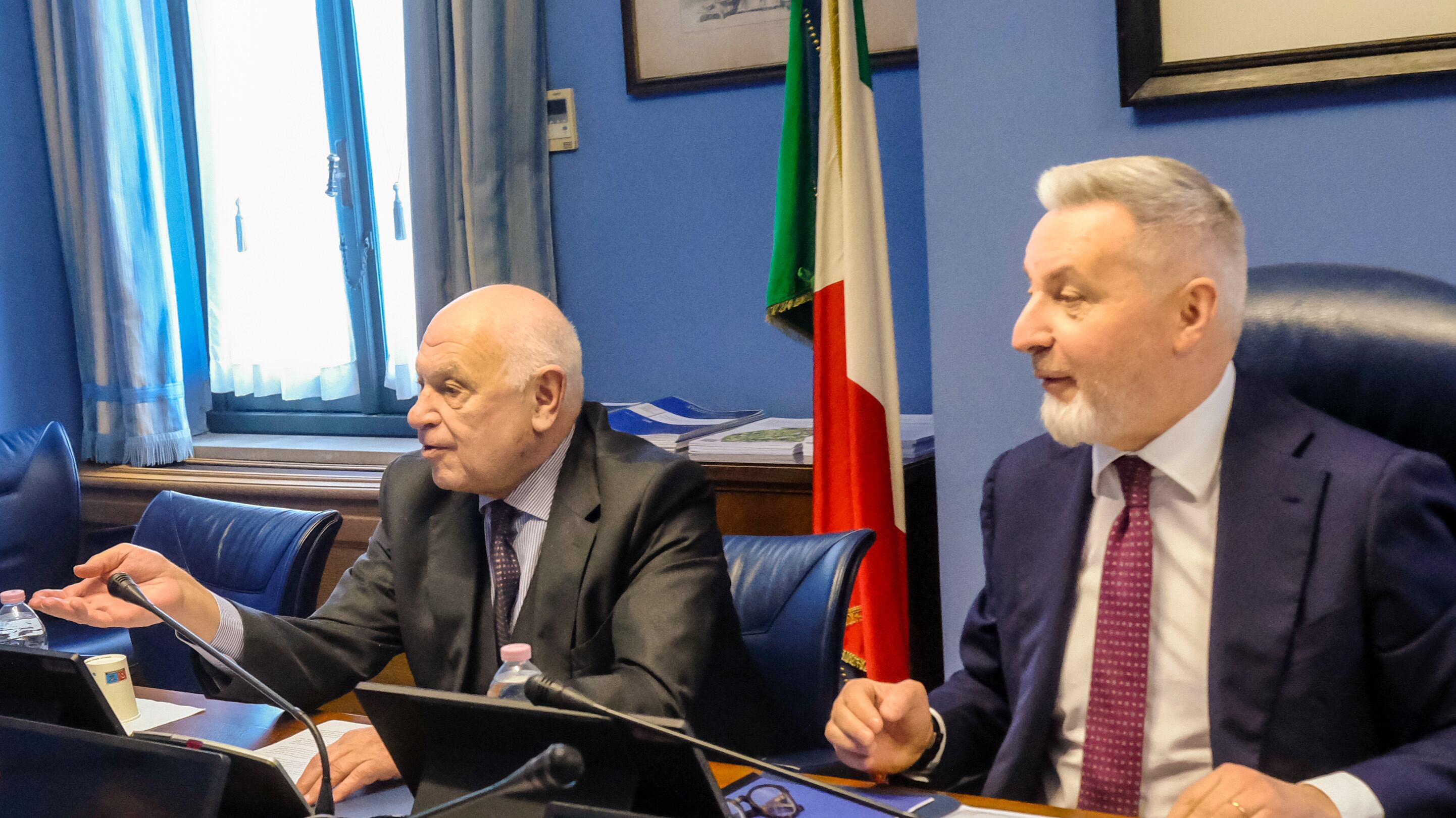 Caso Almasri, l'asso nella manica del governo: mettere il segreto sulla vicenda