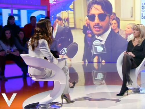 Ora è la mamma a difendere Corona: "Mio figlio è una vittima"