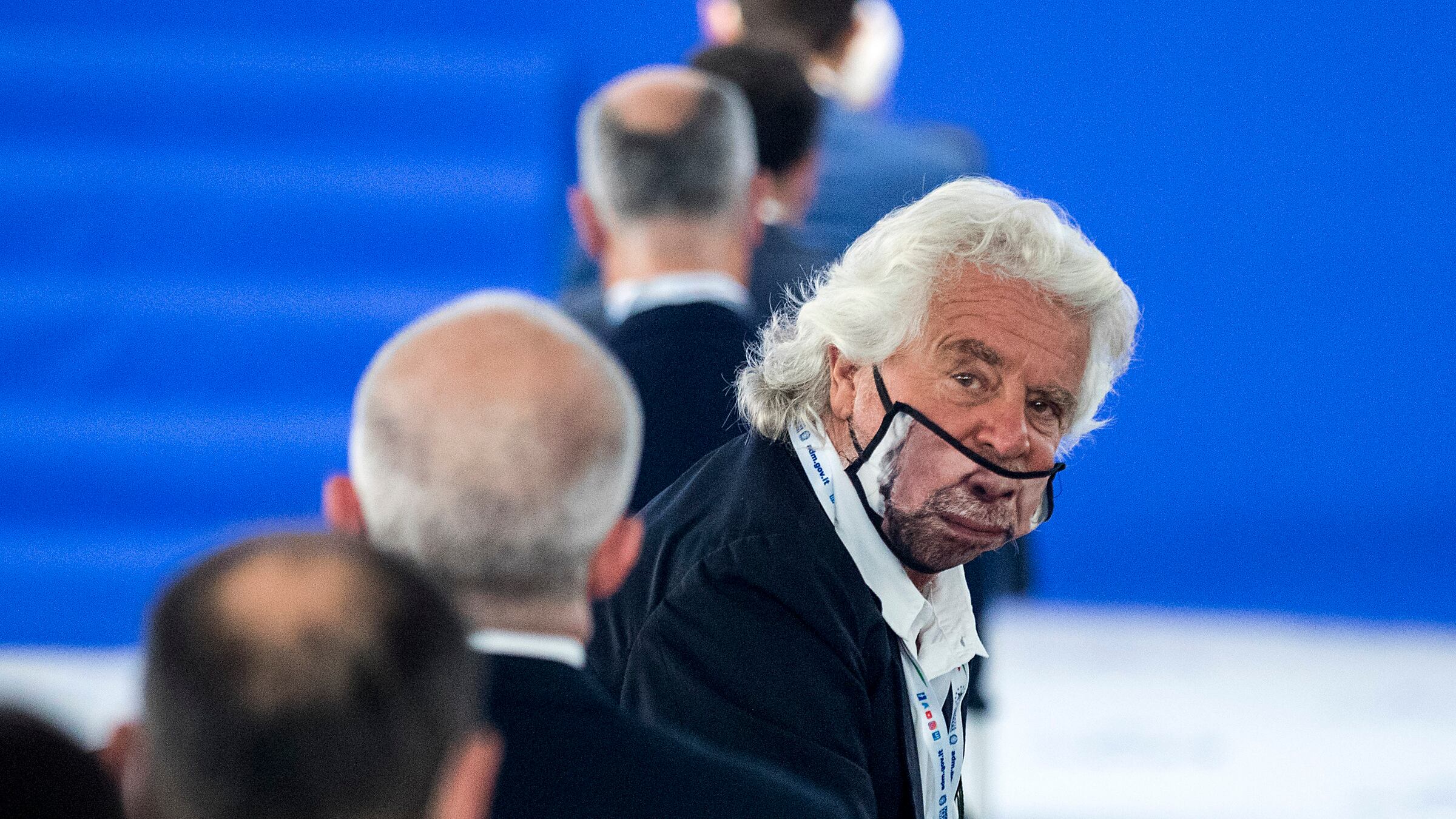 Lo show di Grillo per il figlio. "Non ha stuprato, arrestatemi"