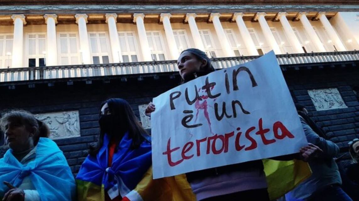"Putin terrorista": bagarre a teatro durante lo spettacolo con russi e ucraini