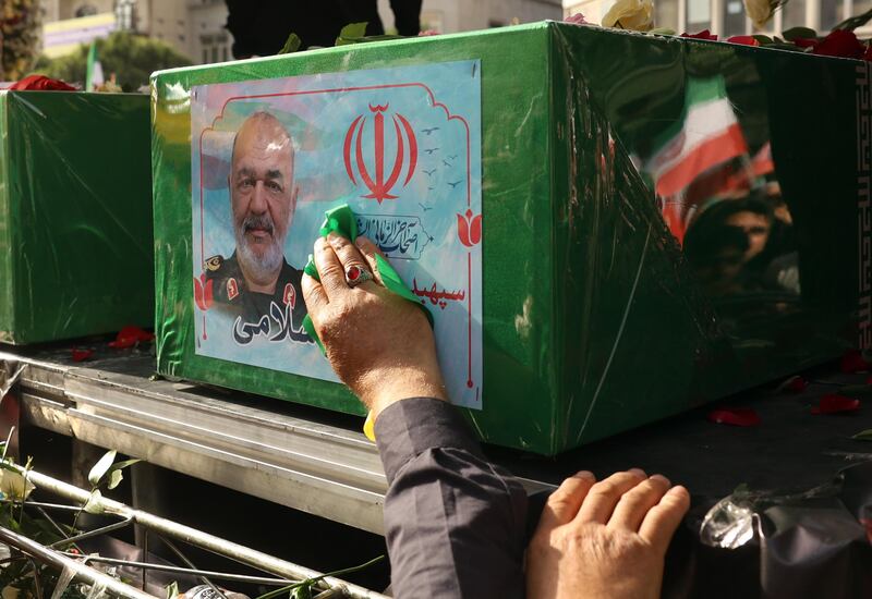 Teheran scende in piazza per i funerali dei "martiri" della guerra dei 12 giorni 7
