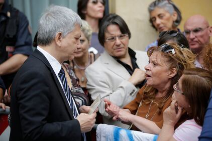 Fassina contestato in piazza 6