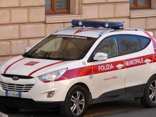 Sputi, aggressioni e minacce: così lo straniero tiene sotto scacco i residenti