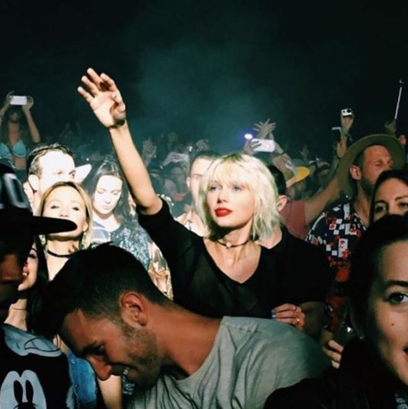 Taylor Swift biondo platino: foto 5