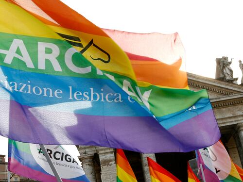 Diktat sulle adozioni gay: ora l'Europa esagera davvero