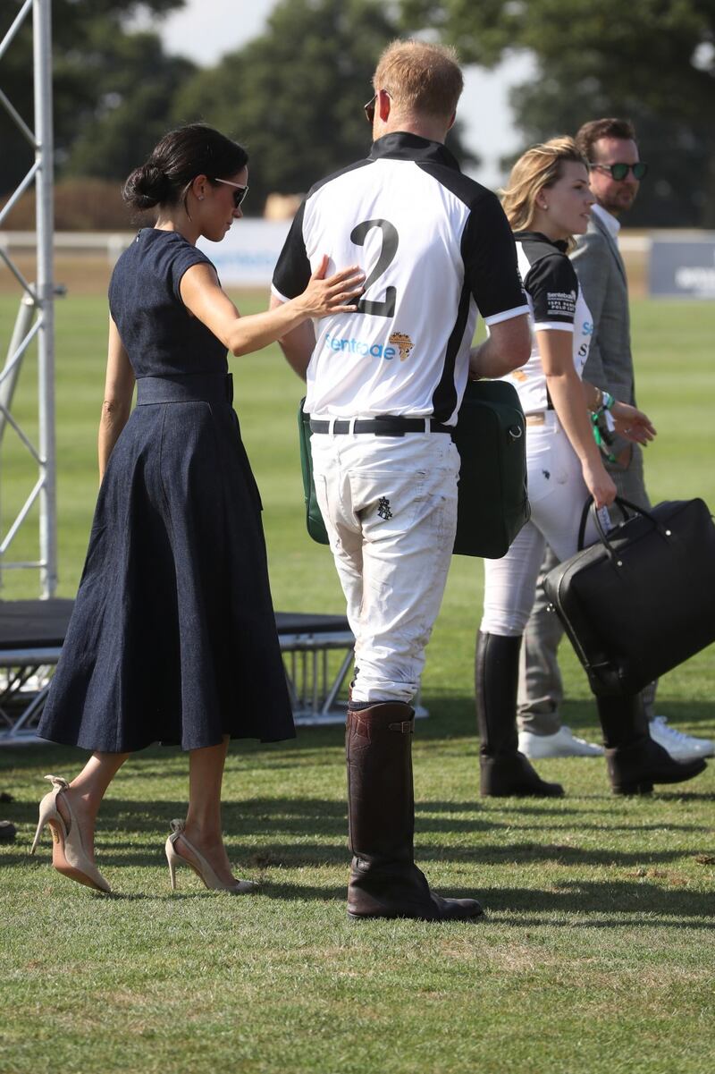 Meghan Markle e il Principe Harry alla partita di polo: foto 6