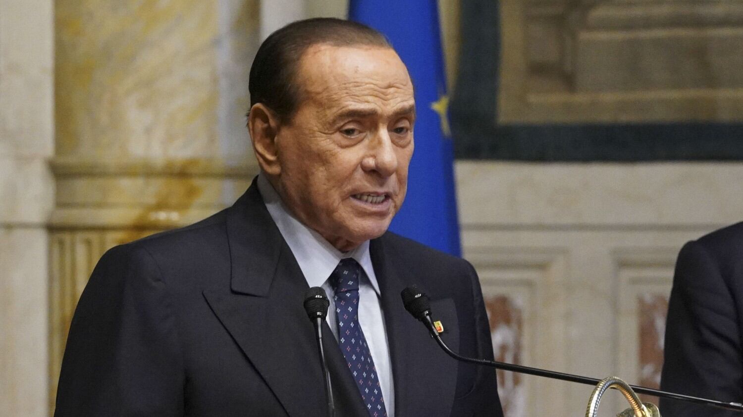 Berlusconi: "Scongiurare un lockdown, subito i risarcimenti"