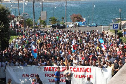 Taranto, protesta dell'Ilva