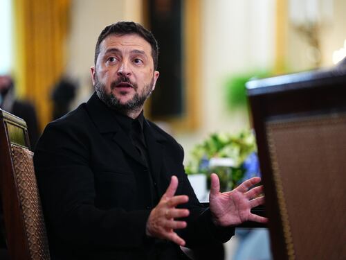 E Zelensky accusa: "Europa e Stati Uniti? Non fanno abbastanza"