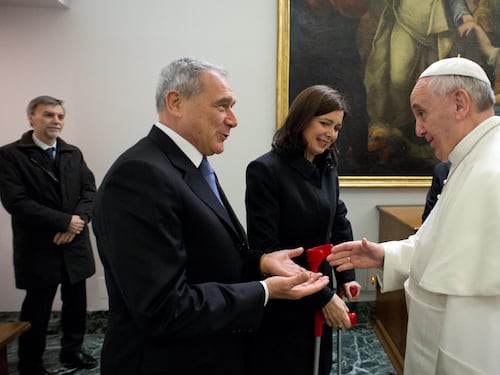 La "levataccia" dei politici: in 518 alla Messa del Papa