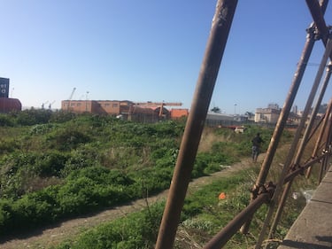 Napoli, nel parco della Marinella: tra rifiuti, tossicodipendenti e disperati 5