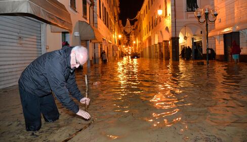 Chiavari: sott'acqua: danni e disagi causati dall'Entella 19