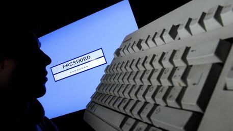 L'allarme della polizia: "Attenzione alle mail di Amazon con il virus"