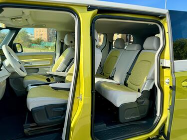 Volkswagen ID.Buzz, guarda la gallery del nuovo VAN 100% elettrico 12