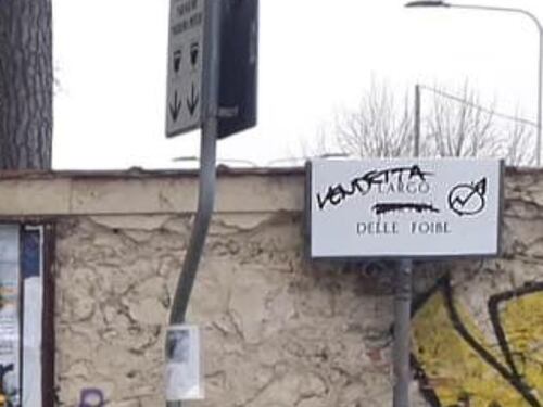 "Vendetta". Vandalizzata la targa dedicata alle vittime delle foibe