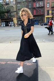 Rita Ora sexy in reggiseno 18
