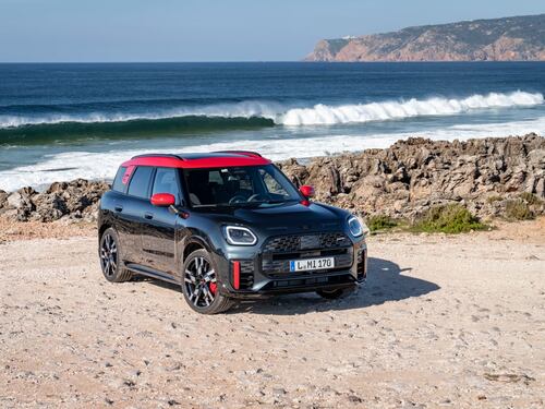 A bordo della nuova MINI Countryman John Cooper Works All 4, la più aggressiva di tutte