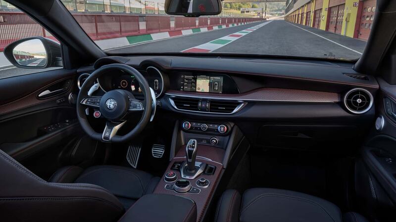 Alfa Romeo Giulia e Stelvio Quadrifoglio Super Sport,  9