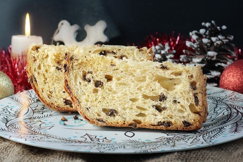 Dall'albero di Natale al panettone: ecco gli aumenti per le feste