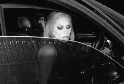 Lady Gaga, una diva su quattro ruote: foto 3