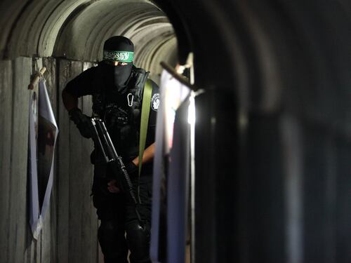 Acqua per stanare i terroristi: le Idf allagano i tunnel di Hamas