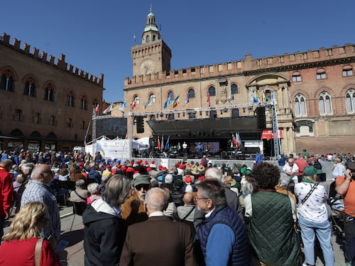 Bologna come Parigi, in città i maxi-schermi per tifare il Marocco. Ed è polemica