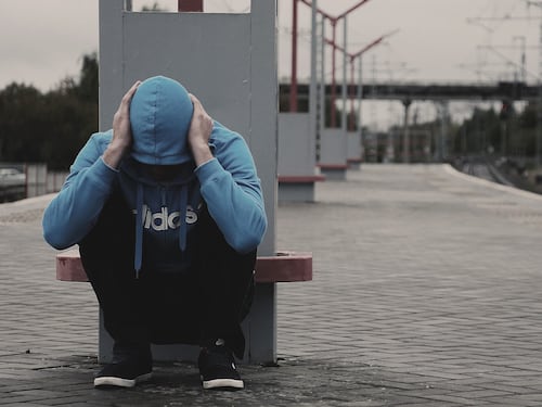 Crescono i tentati suicidi tra i giovanissimi. A rischio il 20% della popolazione under 17