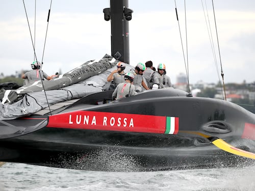 Luna Rossa alza bandiera bianca e New Zealand scappa. Ecco cos'è successo