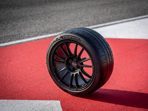 Pirelli “veste” le Porsche 911 GT3 E 911 GT3 RS con un poker di pneumatici