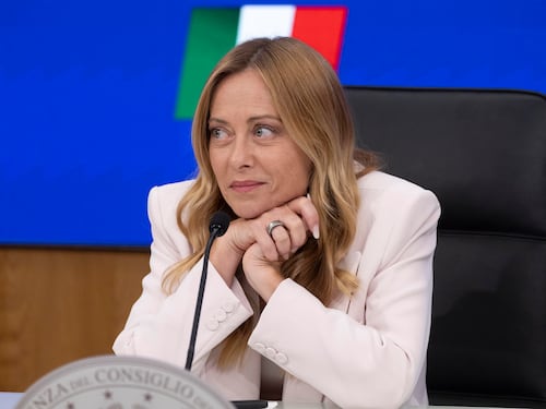 Bollo auto, Meloni: “L’abolizione non vale solo per il 2027. Sarà definitiva”