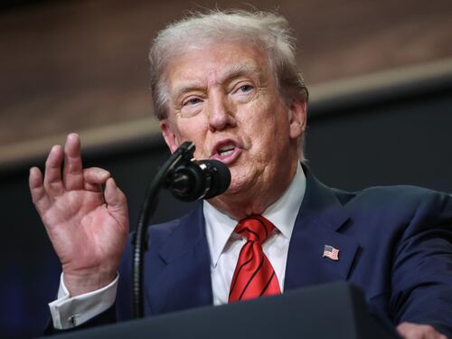 Trump avverte Putin. "Non faccia il furbo, la guerra finisca. Zelensky? Assente"