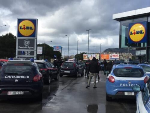 Conoravirus, su Facebook inneggiano alla rivolta: "Assaltiamo i supermercati"