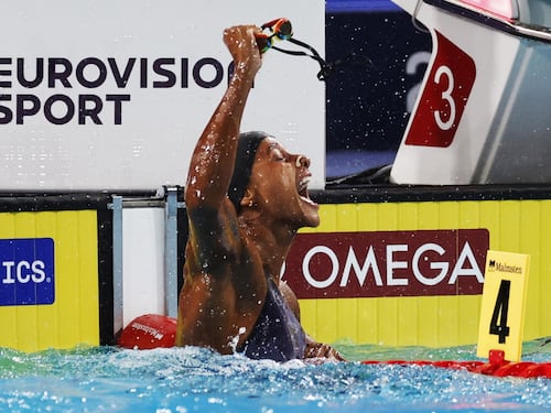 Sara Curtis straordinaria: dopo il record del mondo nei 50 dorso, argento nella 4x100