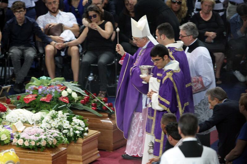 Andria, il funerale delle vittime dello scontro fra treni 17