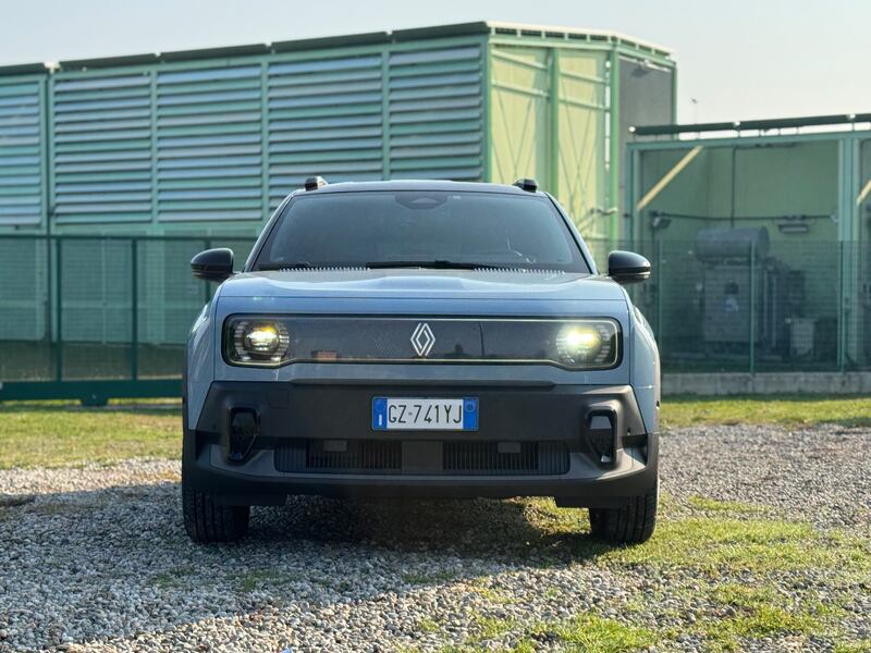 Renault 4 E-Tech: guarda la gallery della nuova proposta francese per la città 4